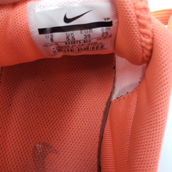 Nike Womans Size 7 Orange White Running Shoe FLAW Read Description - Picture 15 of 16